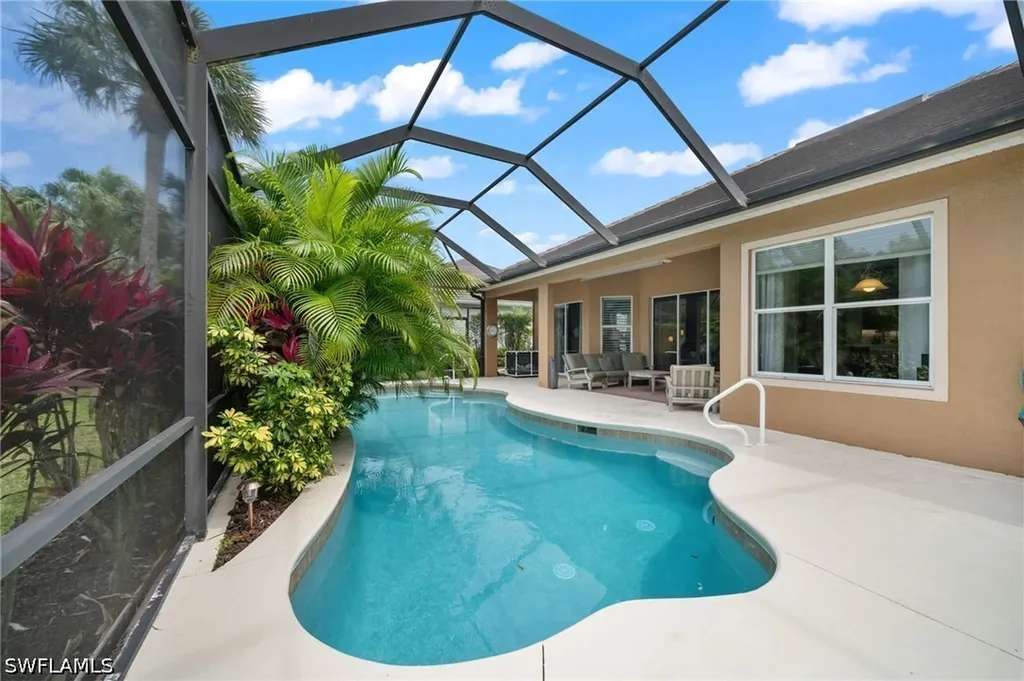 8888 Mustang Island Circle Naples FL 34113