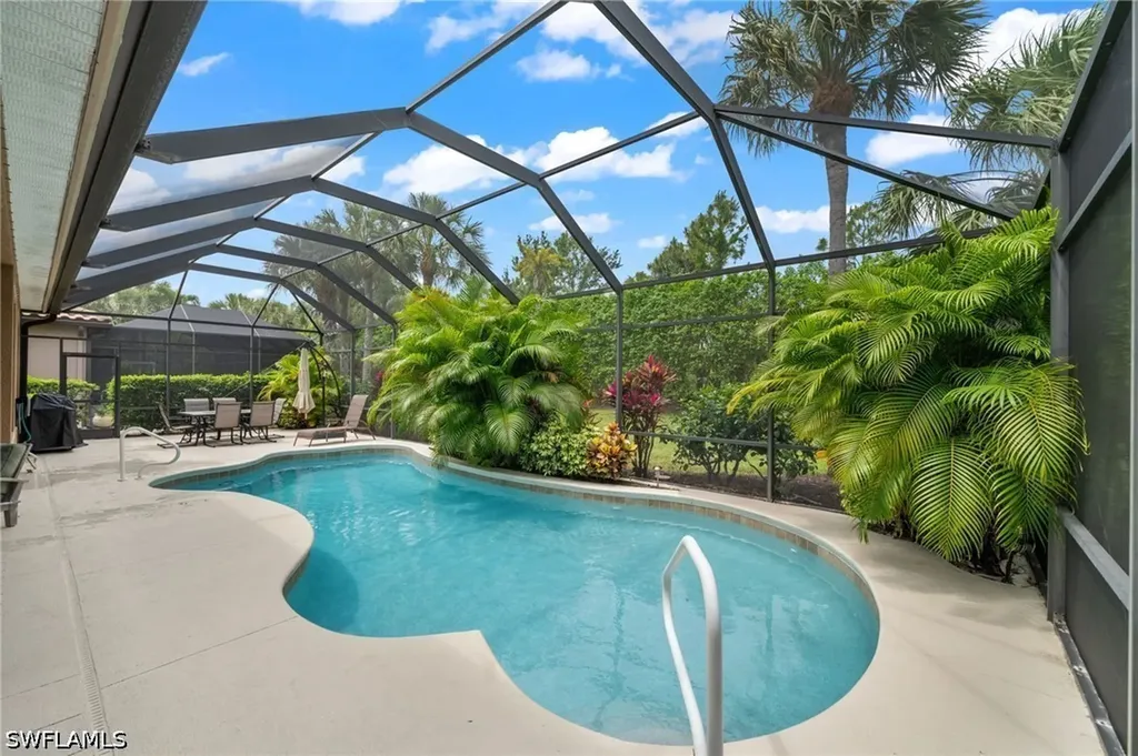 8888 Mustang Island Circle Naples FL 34113