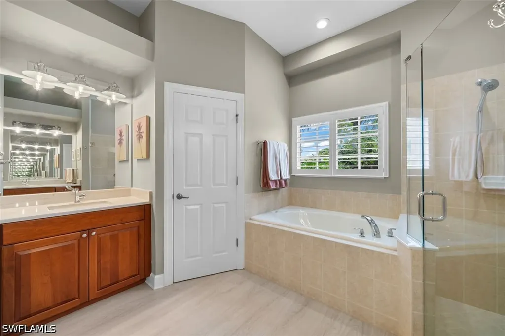 8888 Mustang Island Circle Naples FL 34113
