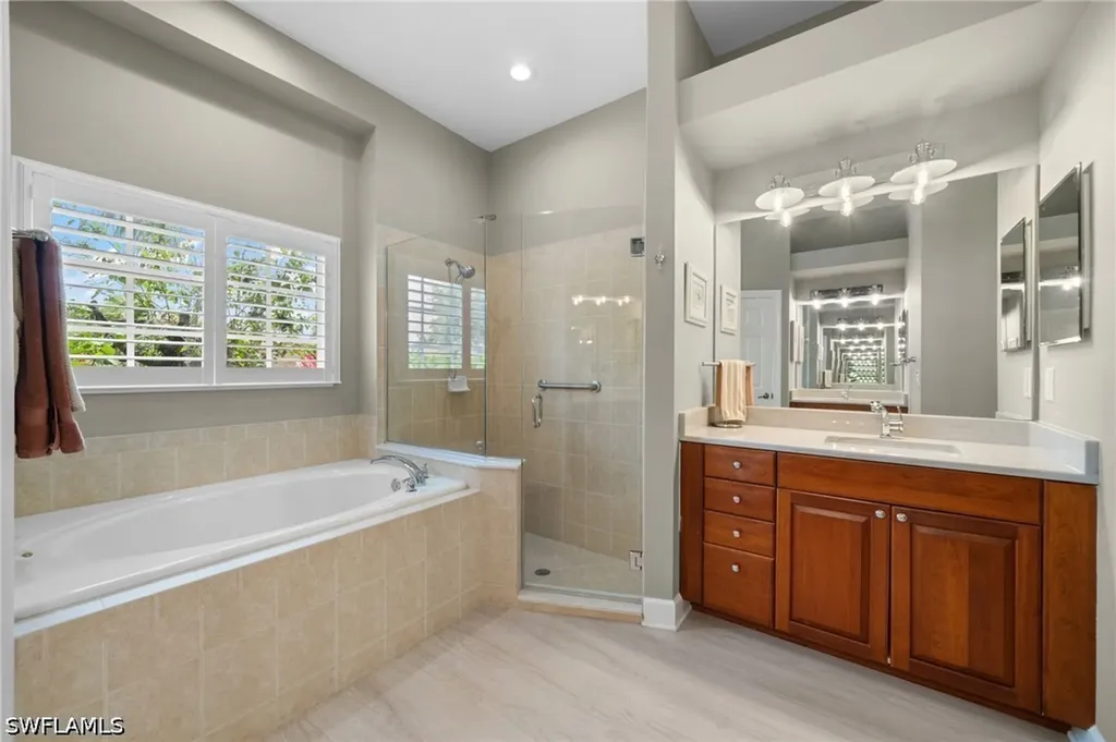 8888 Mustang Island Circle Naples FL 34113