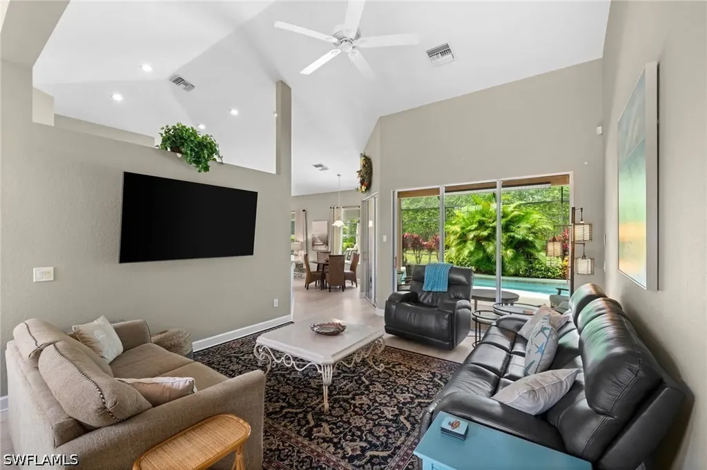 8888 Mustang Island Circle Naples FL 34113