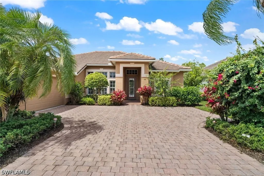 8888 Mustang Island Circle Naples FL 34113