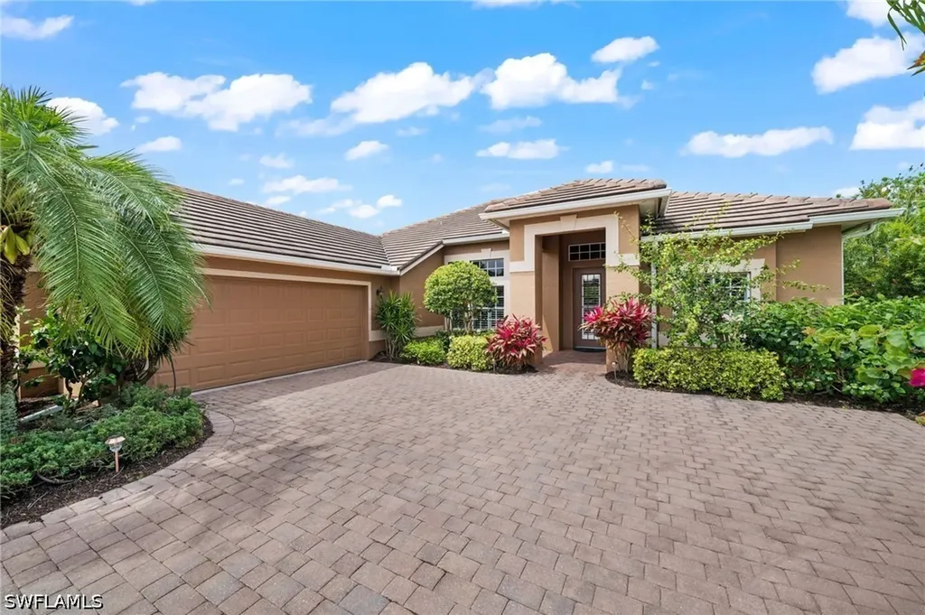 8888 Mustang Island Circle Naples FL 34113