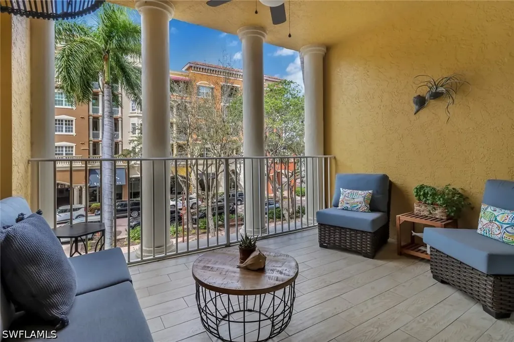 401 Bayfront Place Naples FL 34102