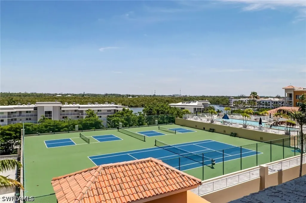 401 Bayfront Place Naples FL 34102