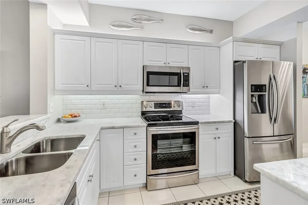 401 Bayfront Place Naples FL 34102