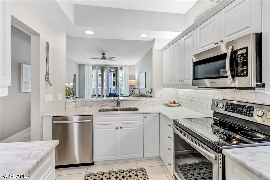 401 Bayfront Place Naples FL 34102