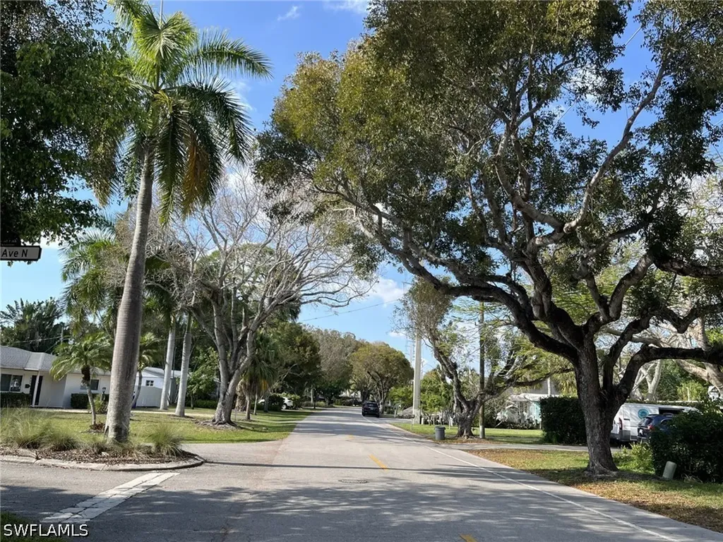 930 13th Street N Naples FL 34102