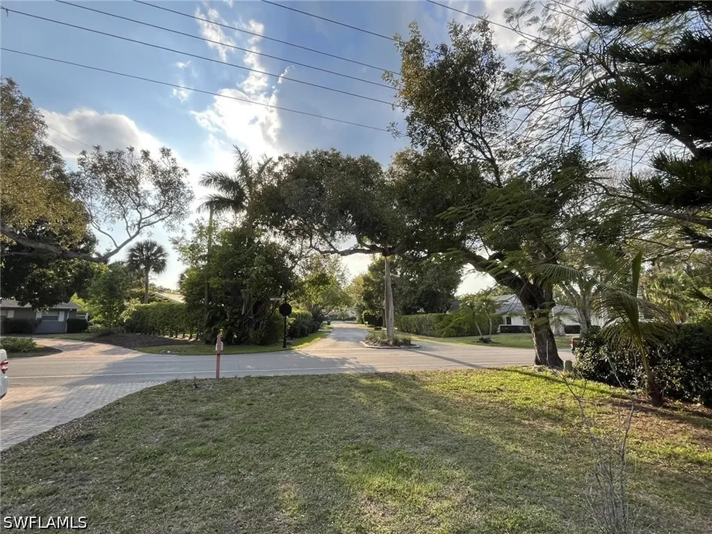 930 13th Street N Naples FL 34102