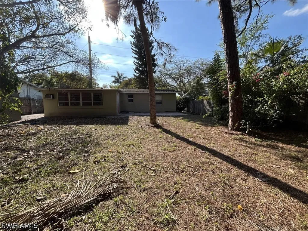 930 13th Street N Naples FL 34102