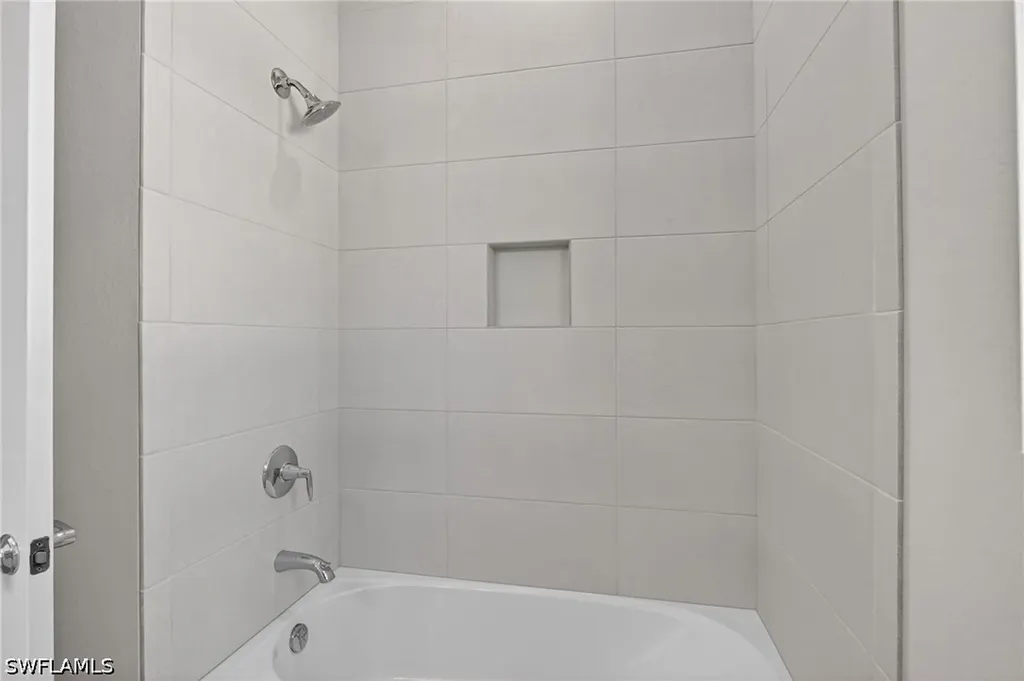 286 Indies Drive E Naples FL 34114