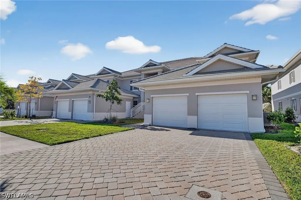 286 Indies Drive E Naples FL 34114