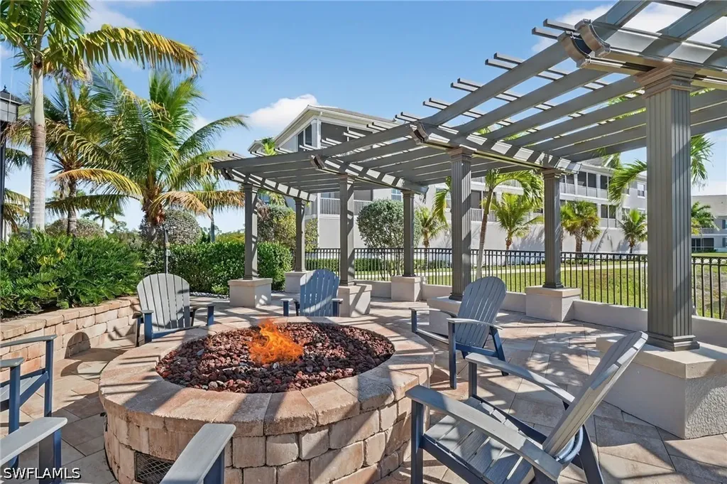 286 Indies Drive E Naples FL 34114