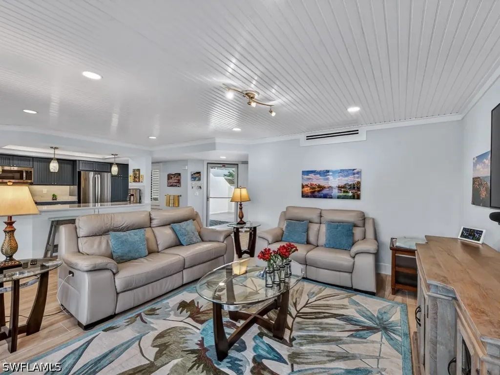 625 Beachwalk Circle Naples FL 34108