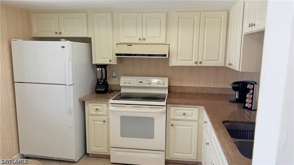 3803 SE 11th Place Cape Coral FL 33904