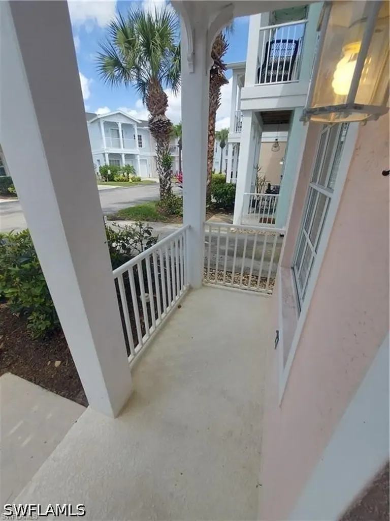 3268 Amanda Lane Naples FL 34109