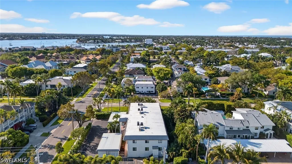 990 8th Street S Naples FL 34102