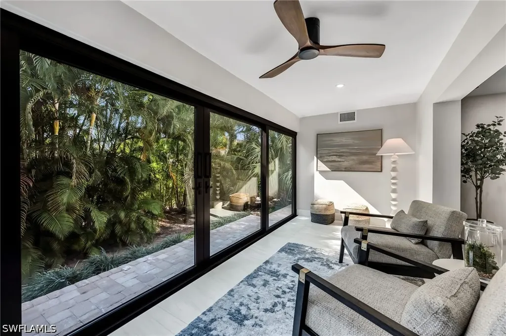 990 8th Street S Naples FL 34102