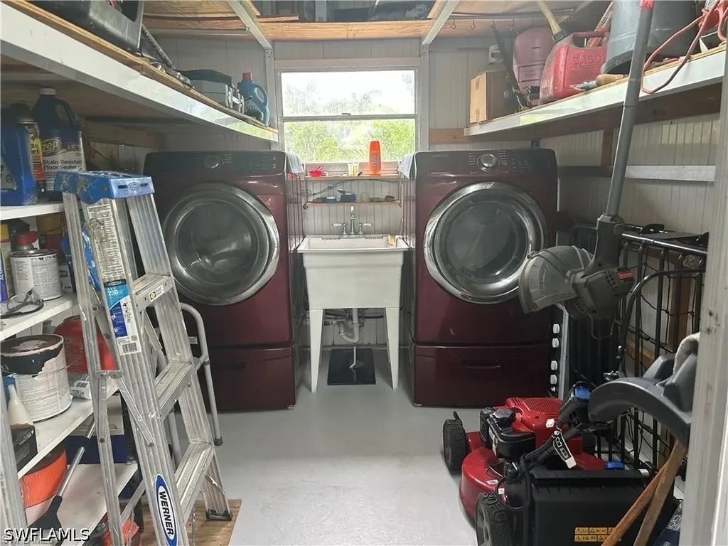 857 Manatee Road Naples FL 34114