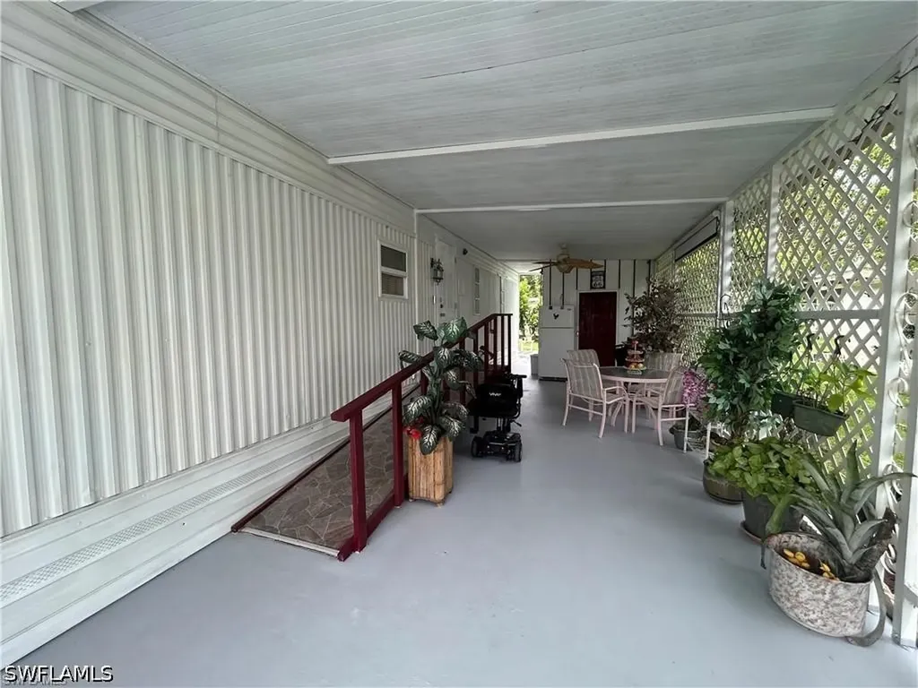 857 Manatee Road Naples FL 34114