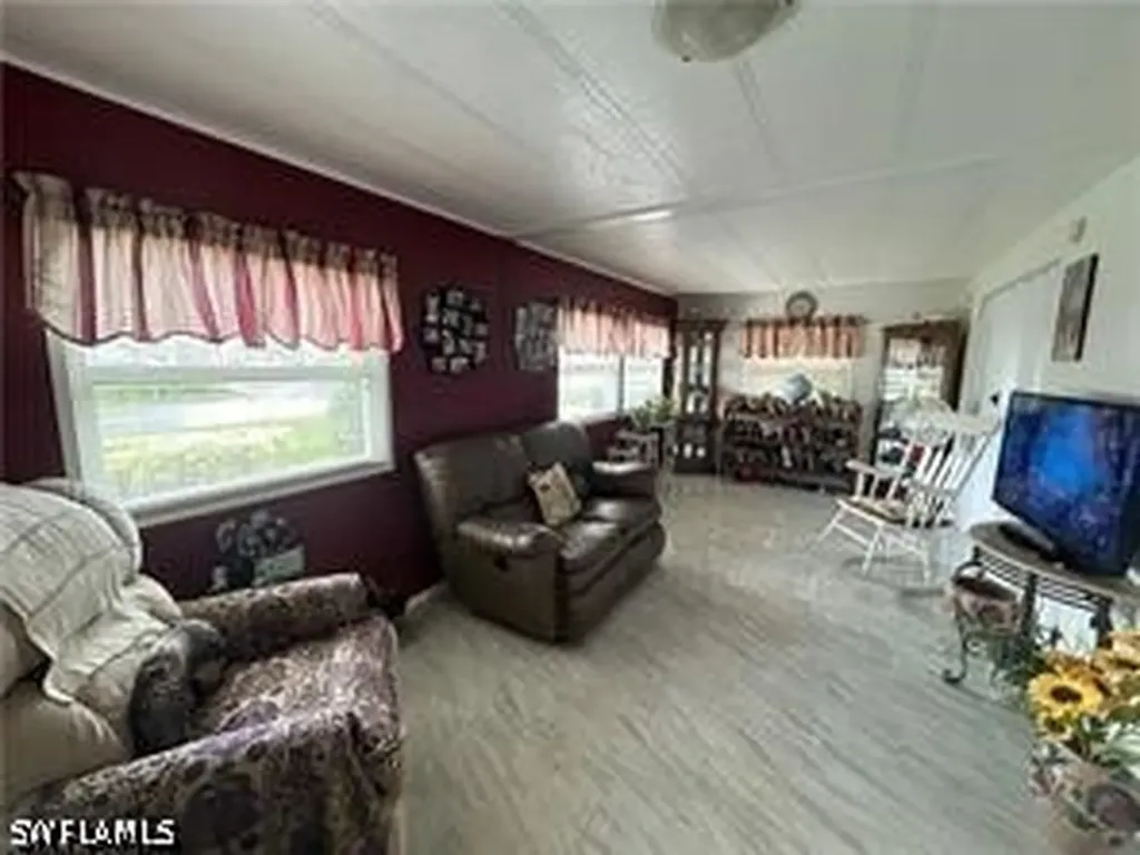 857 Manatee Road Naples FL 34114