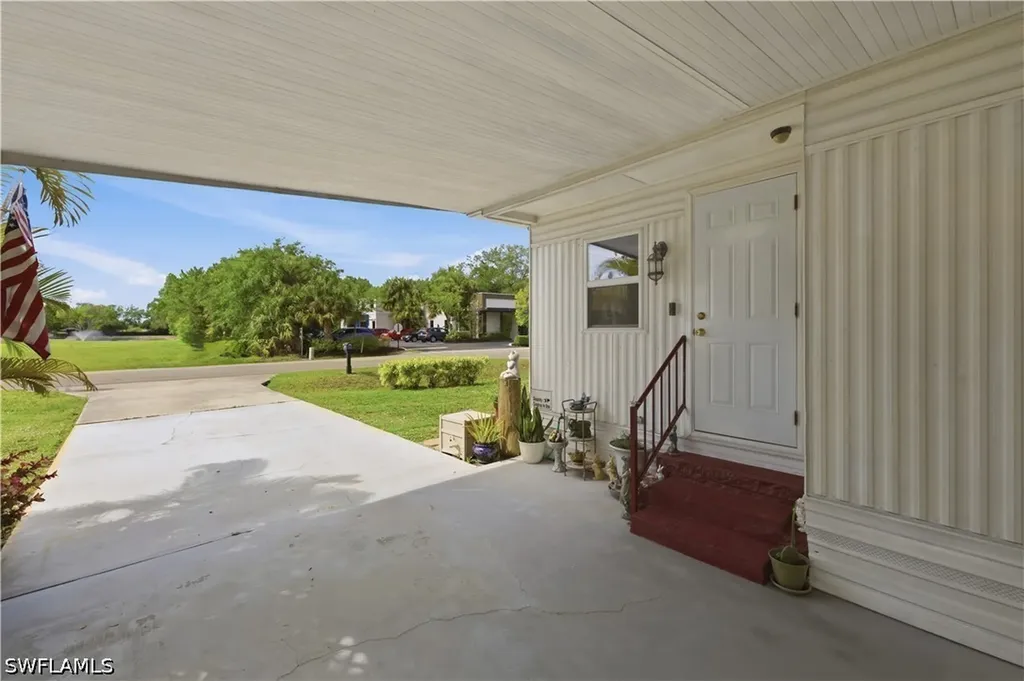 857 Manatee Road Naples FL 34114