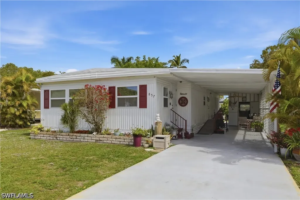 857 Manatee Road Naples FL 34114