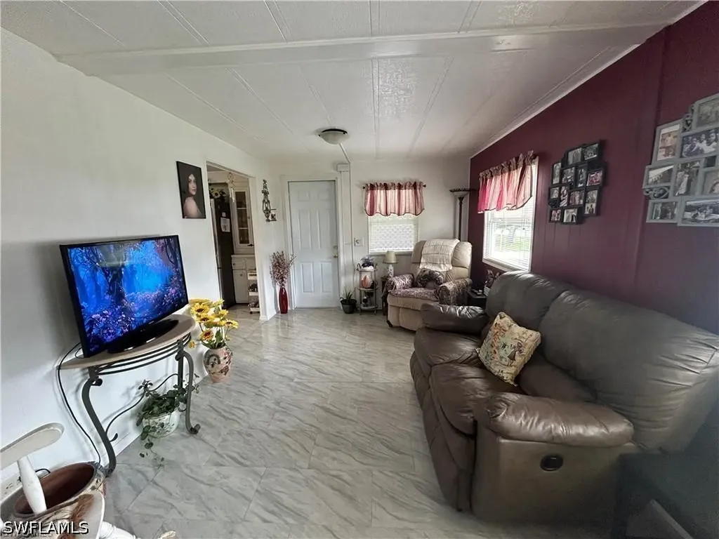 857 Manatee Road Naples FL 34114