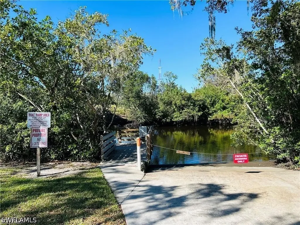 857 Manatee Road Naples FL 34114