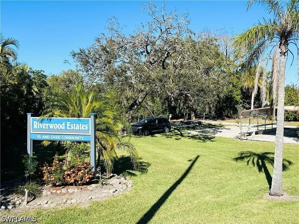 857 Manatee Road Naples FL 34114