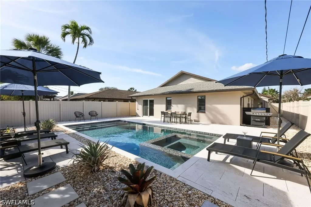 648 96th Avenue N Naples FL 34108
