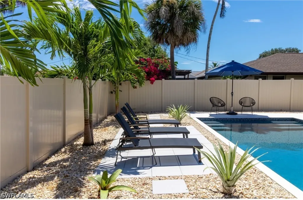 648 96th Avenue N Naples FL 34108