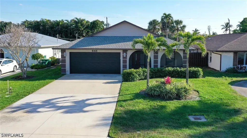 648 96th Avenue N Naples FL 34108