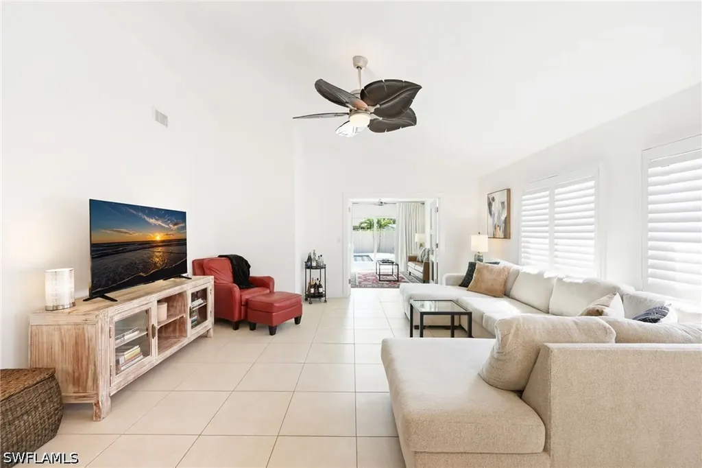 648 96th Avenue N Naples FL 34108