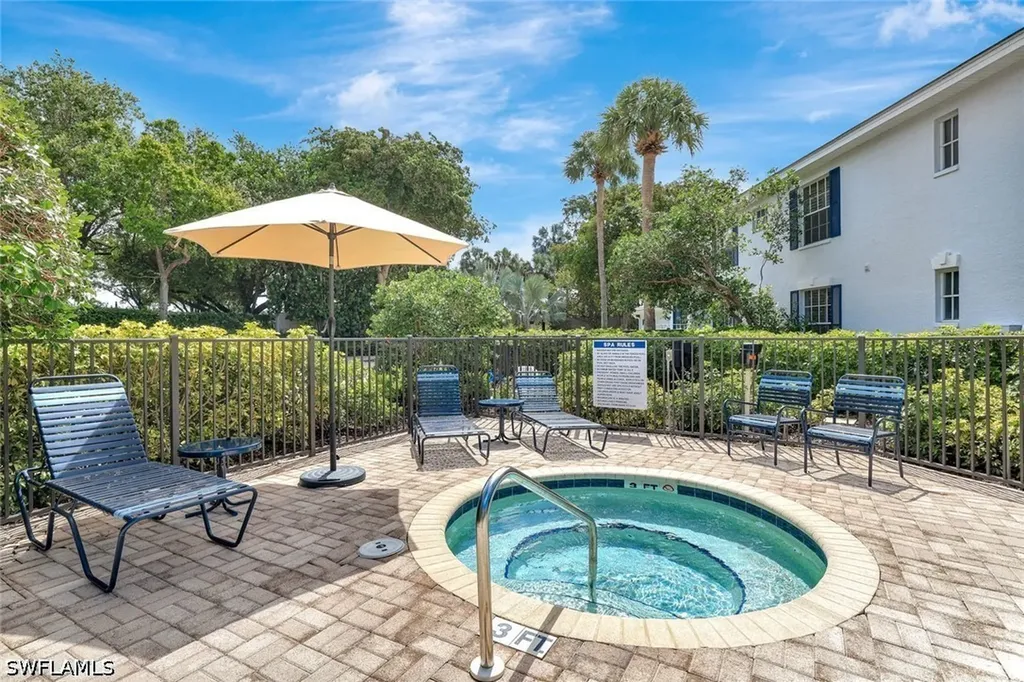 7092 Barrington Circle Naples FL 34108