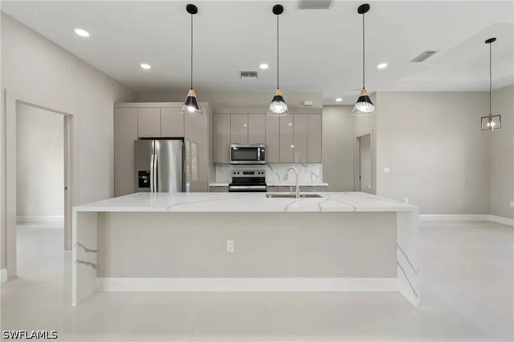 2903 37th Street W Lehigh Acres FL 33971