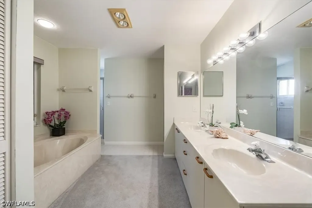 6094 Westbourgh Drive Naples FL 34112
