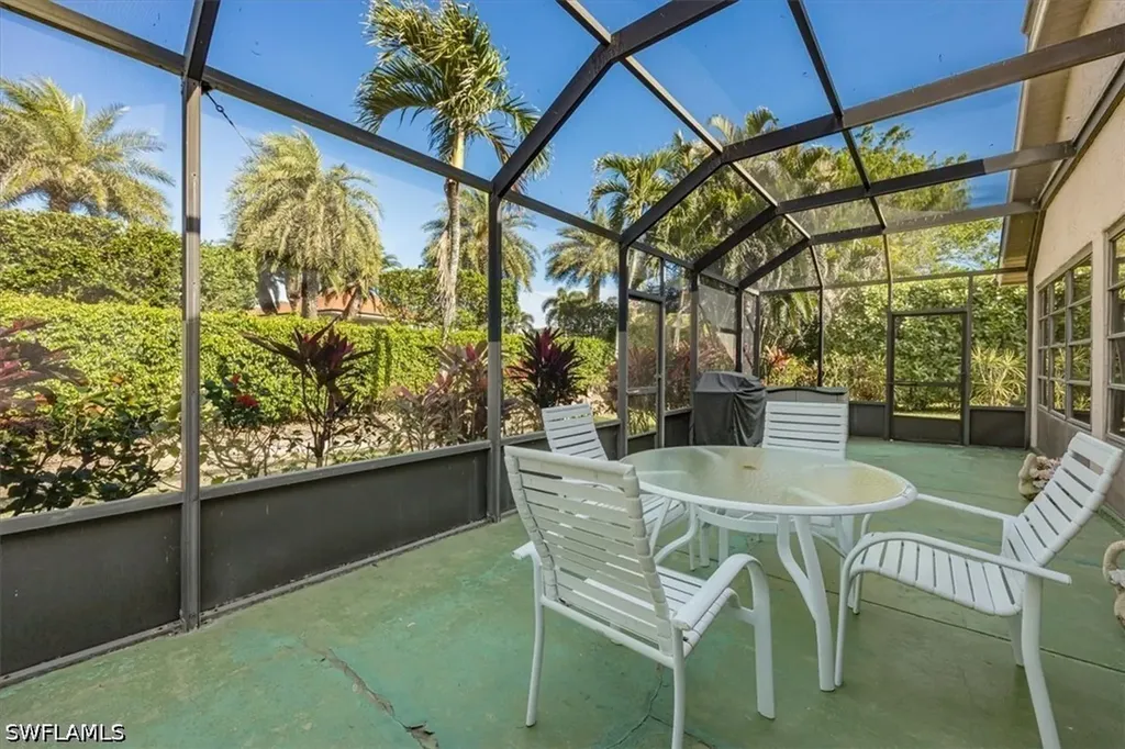 6094 Westbourgh Drive Naples FL 34112