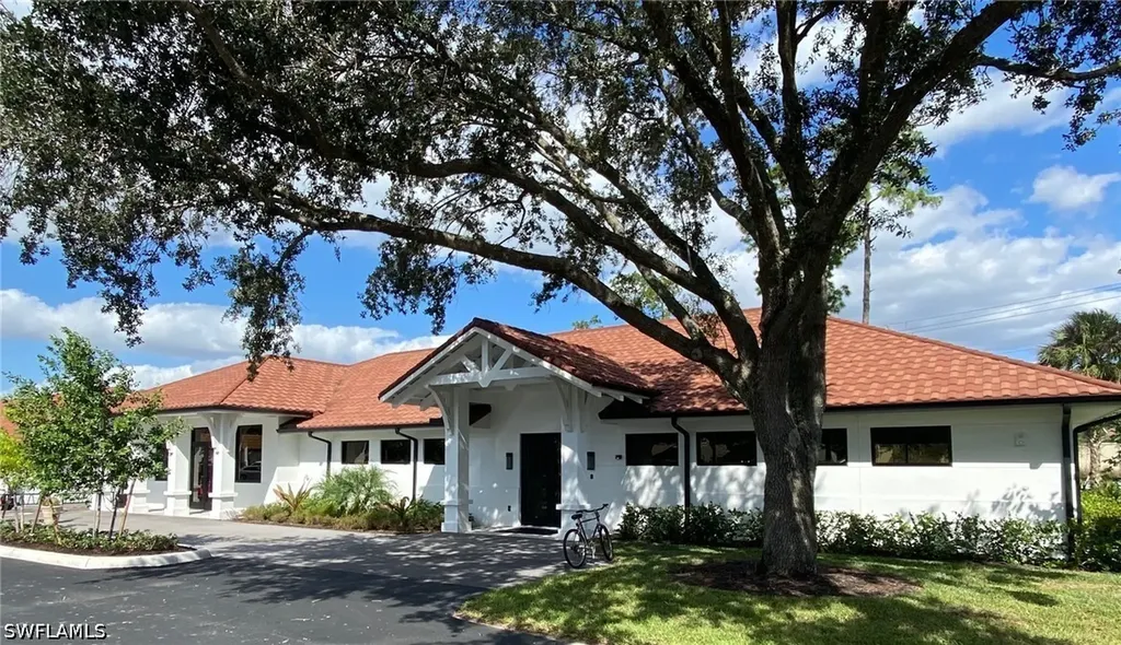 6094 Westbourgh Drive Naples FL 34112