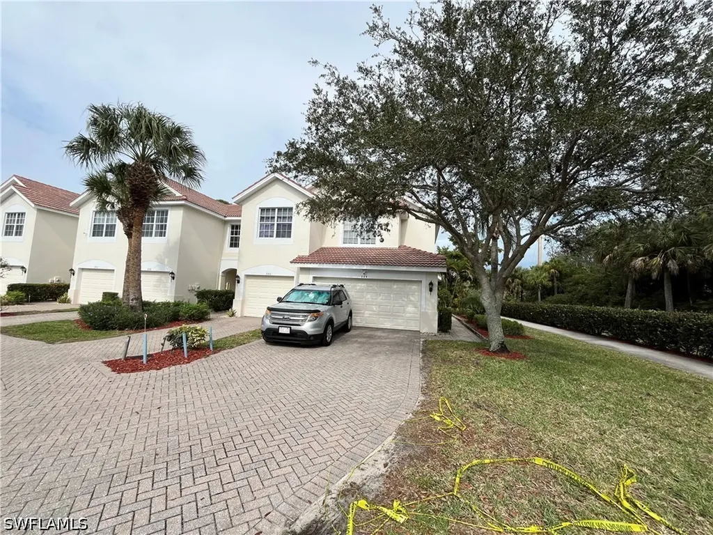 884 Hampton Circle Naples FL 34105