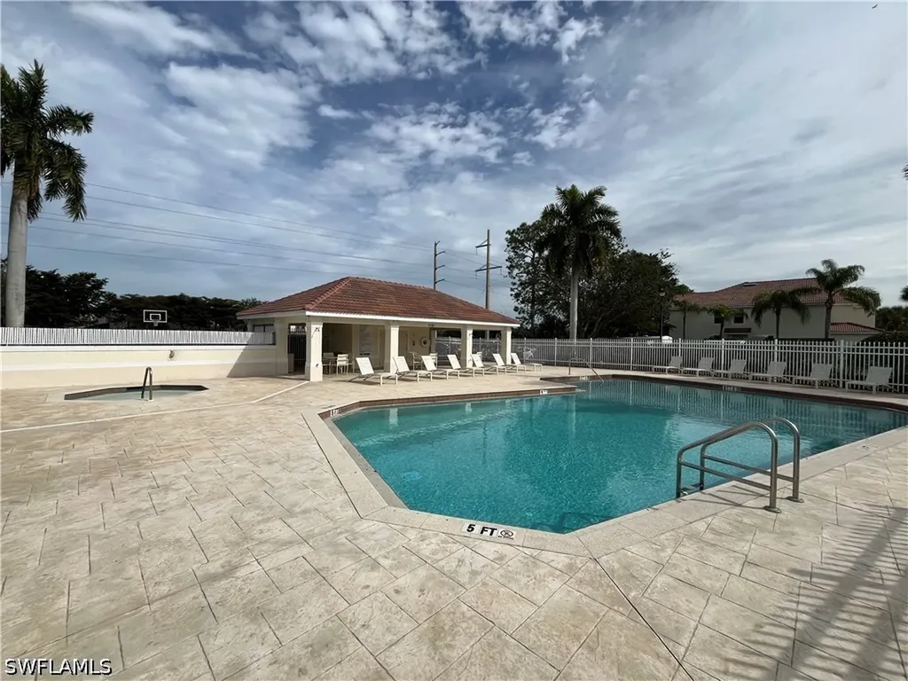 884 Hampton Circle Naples FL 34105