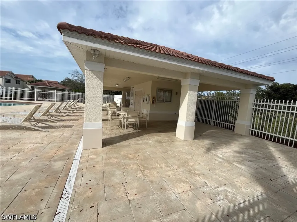 884 Hampton Circle Naples FL 34105