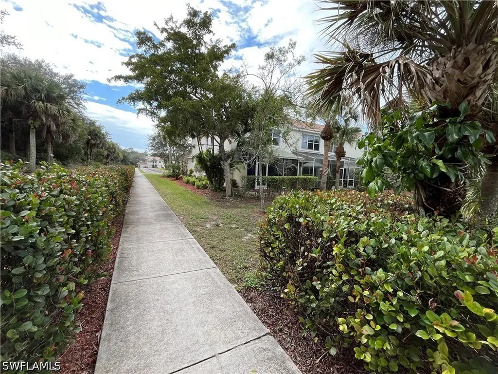 884 Hampton Circle Naples FL 34105