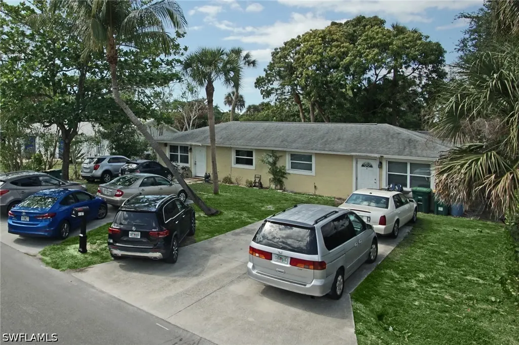4107 Mindi Avenue Naples FL 34112