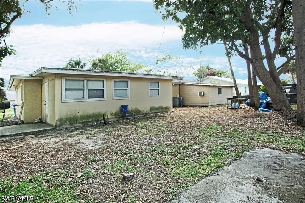 4107 Mindi Avenue Naples FL 34112