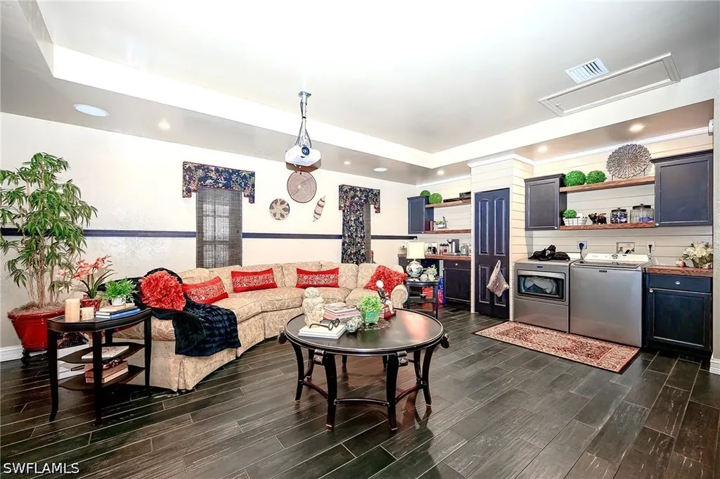 291 Everglades Boulevard N Naples FL 34120