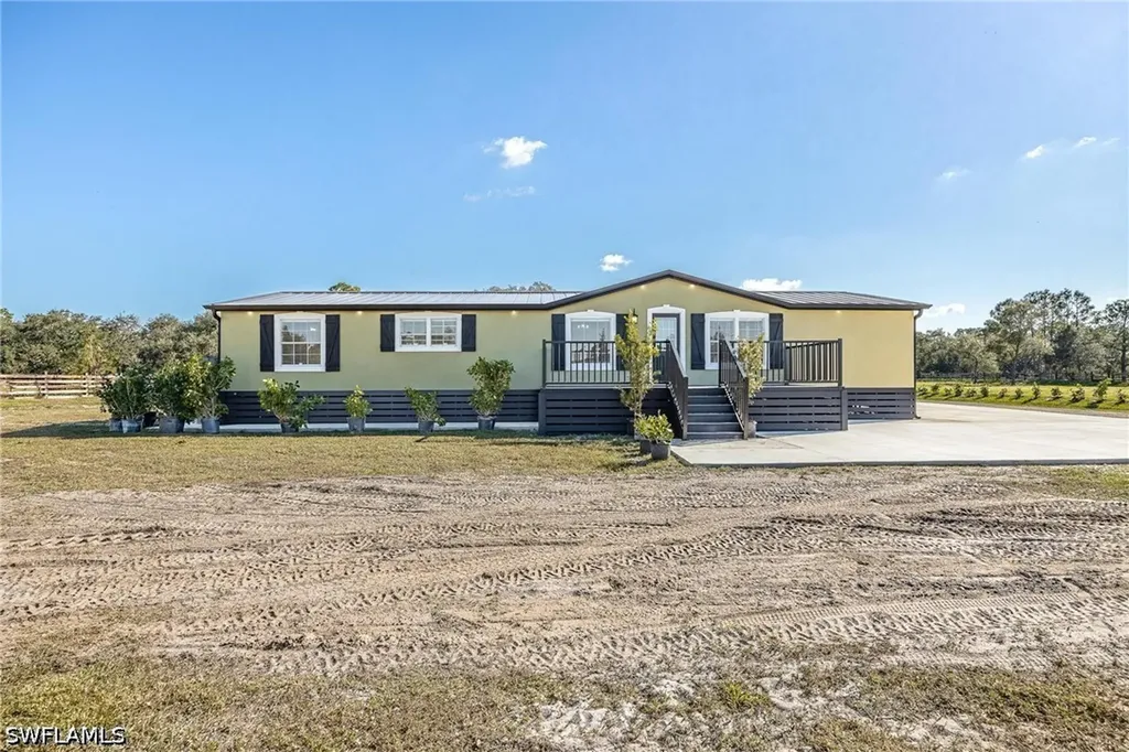 17700 Pronghorn Street Alva FL 33920