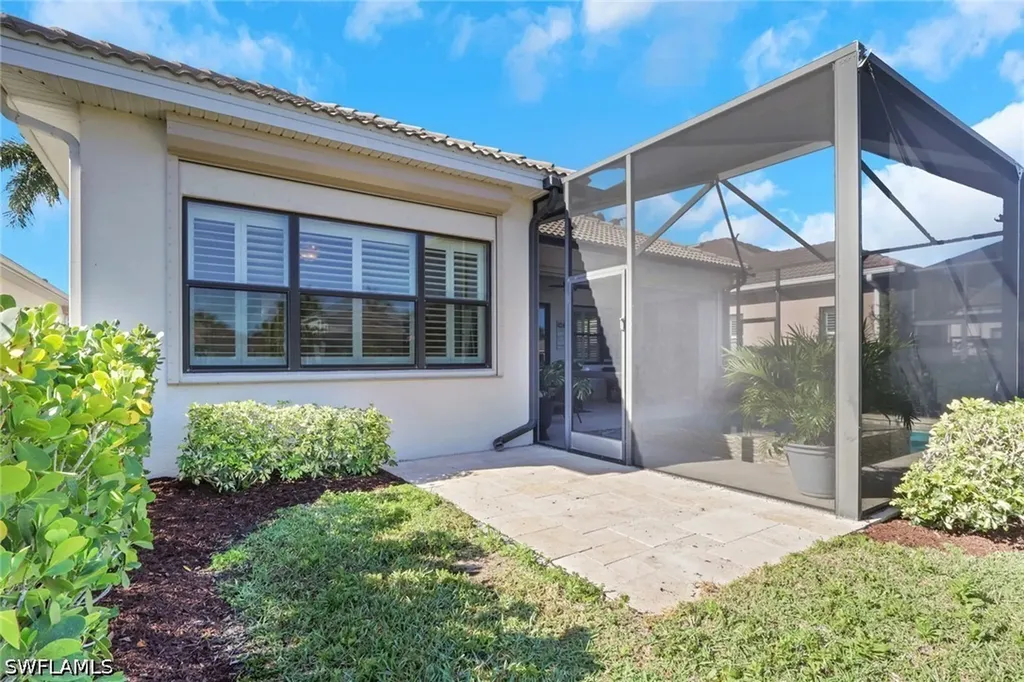 1589 Serrano Circle Naples FL 34105
