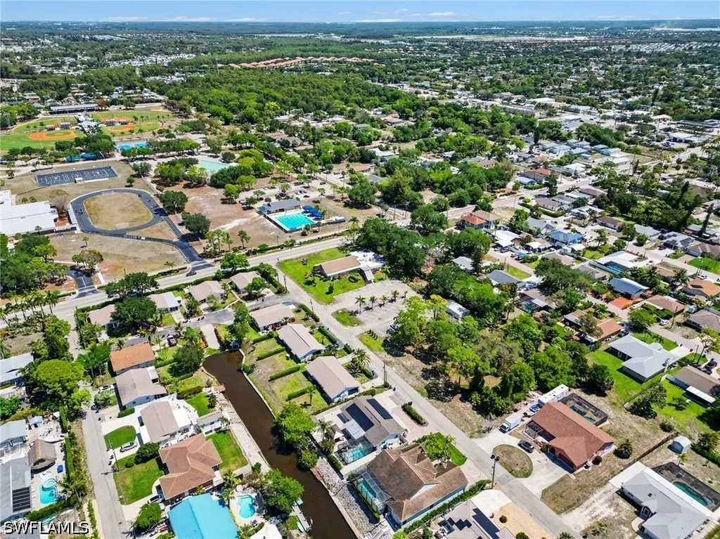 27044 Williams Road Bonita Springs FL 34135