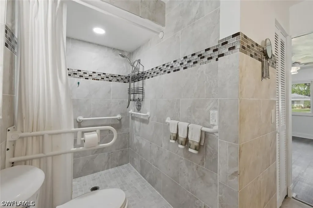 156 Marseille Drive Naples FL 34112